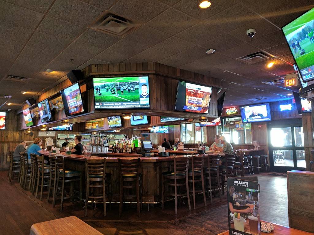Millers Ale House - Daytona | restaurant | 2610 W International Speedway Blvd, Daytona Beach, FL 32114, USA | 3862552555 OR +1 386-255-2555