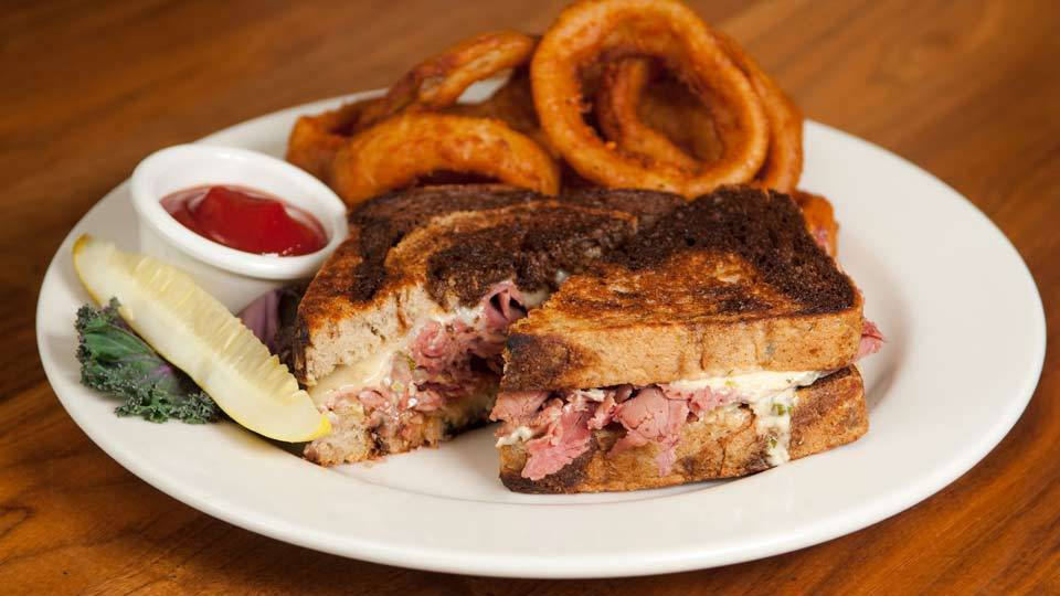 The Tavern Grill | restaurant | 3561 Lexington Ave N, Arden Hills, MN 55126, USA | 6514784450 OR +1 651-478-4450