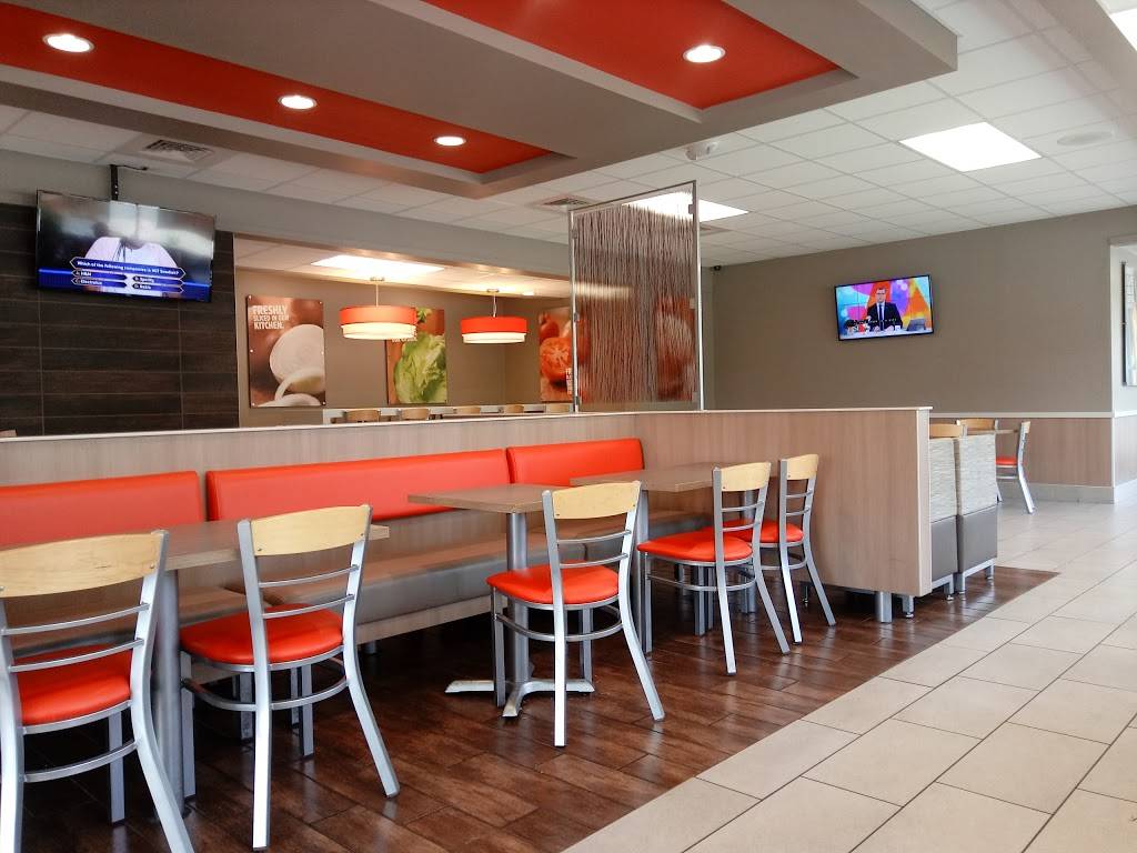 Burger King | restaurant | 695 7th St E, St Paul, MN 55106, USA | 6517766055 OR +1 651-776-6055