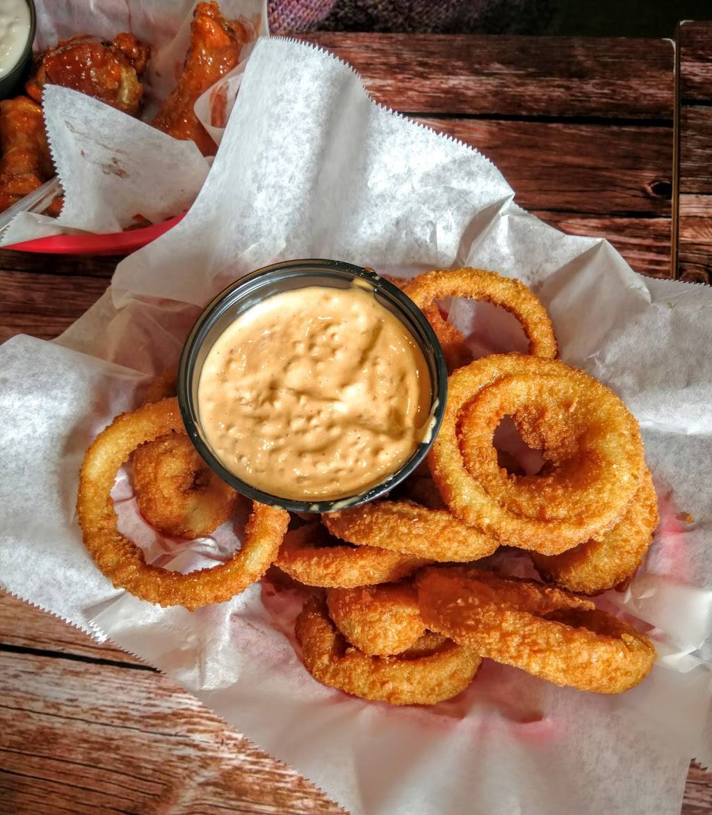 Roosters Wings & Brew | restaurant | 1 Baker St, Mohegan Lake, NY 10547, USA | 9147431797 OR +1 914-743-1797