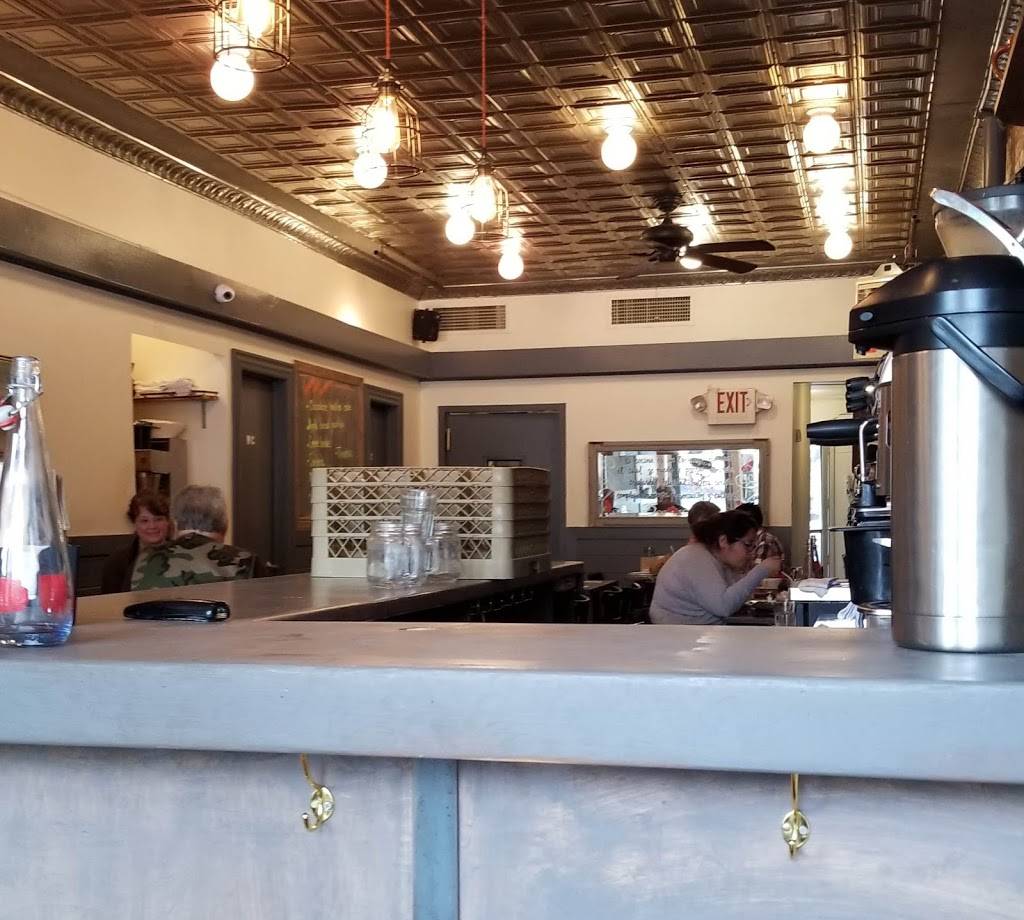 Zona Sur Bar Bistro | restaurant | 4314 4th Ave, Brooklyn, NY 11220, USA | 7187881606 OR +1 718-788-1606