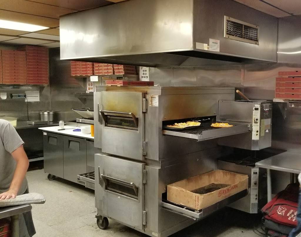 Foxs Pizza Den | restaurant | 407 E 6th Ave, Tarentum, PA 15084, USA | 7242246923 OR +1 724-224-6923