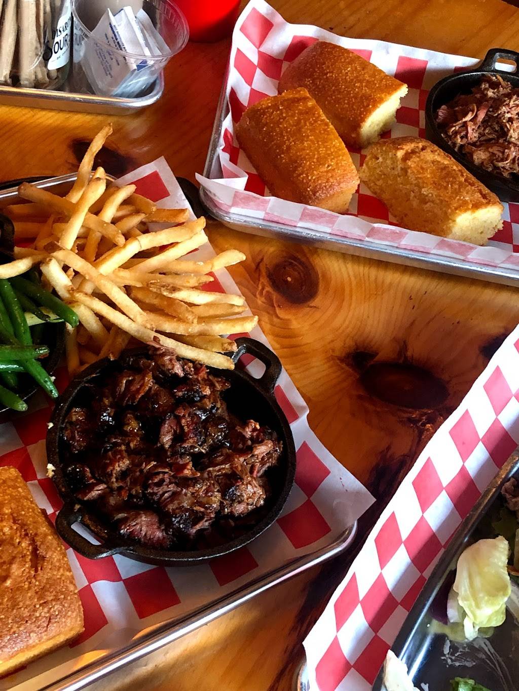 Sea Smoke Barbecue | restaurant | 7 Oakland Ave, Oak Bluffs, MA 02557, USA | 5083387404 OR +1 508-338-7404