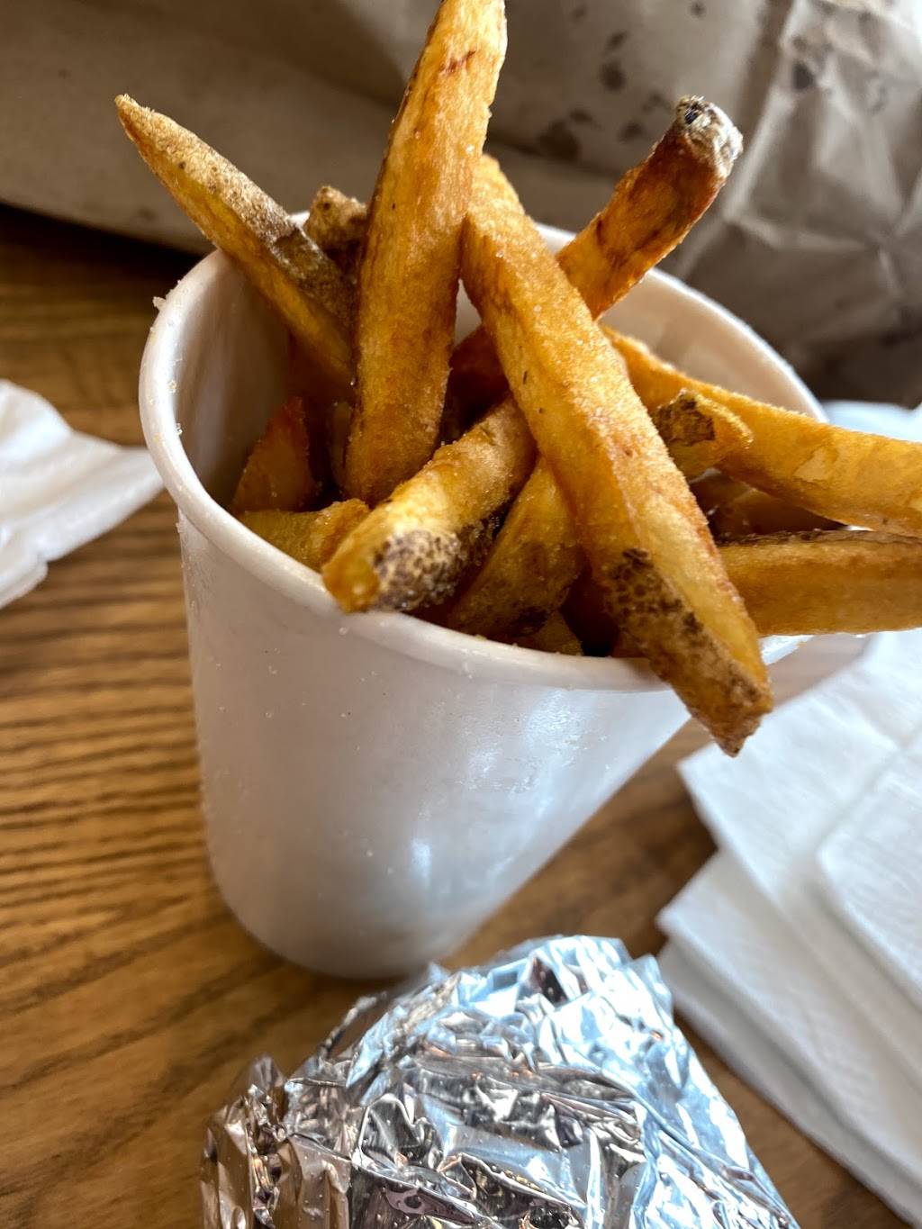 Five Guys | restaurant | 51 Commerce Way, Plymouth, MA 02360, USA | 7742834057 OR +1 774-283-4057