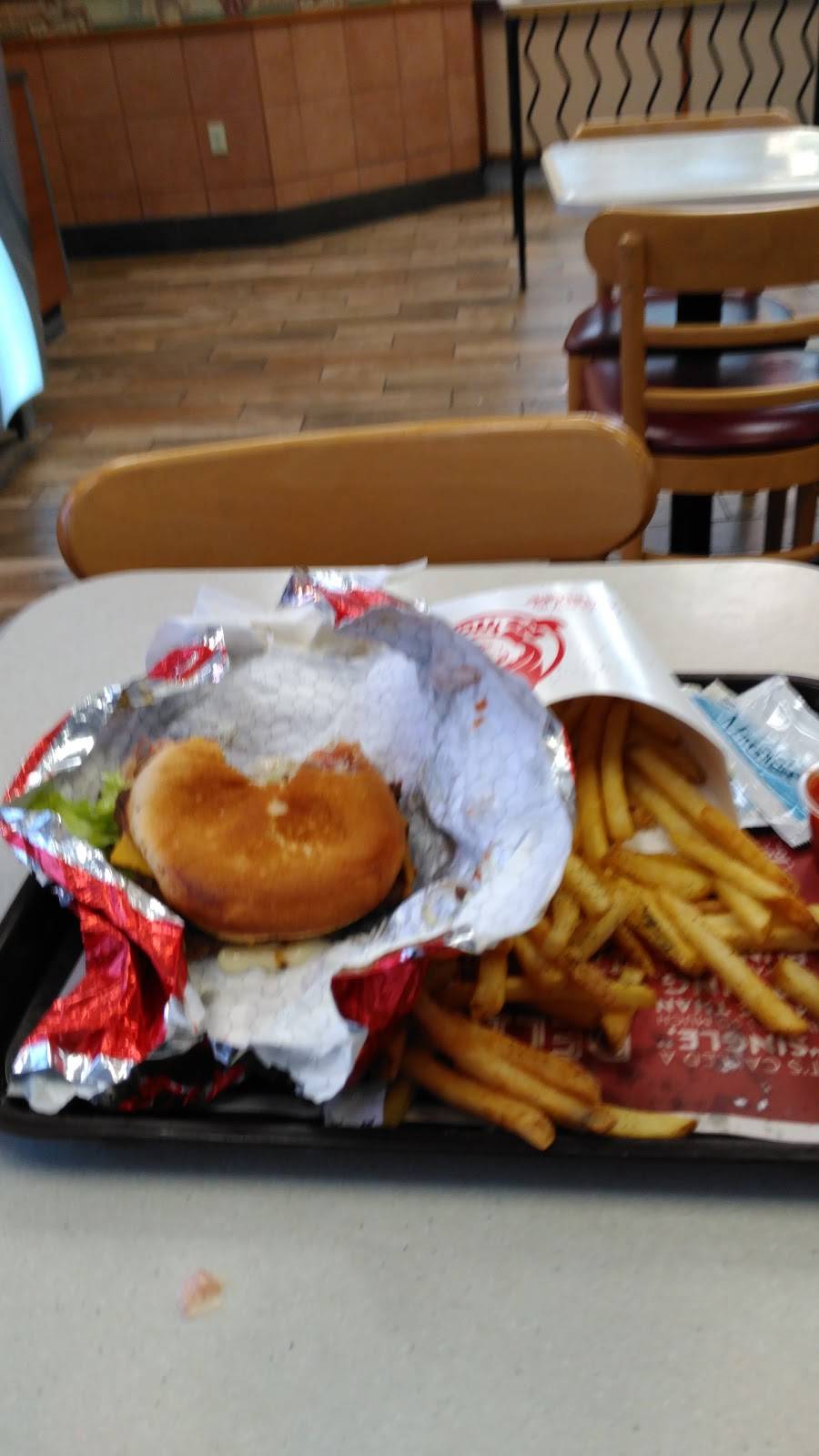 Wendys | restaurant | 4601 W North Ave, Milwaukee, WI 53208, USA | 4148734763 OR +1 414-873-4763