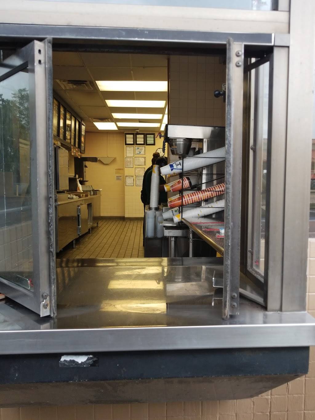 Hardees | restaurant | 1115 Coliseum Blvd, Montgomery, AL 36110, USA | 3342711035 OR +1 334-271-1035