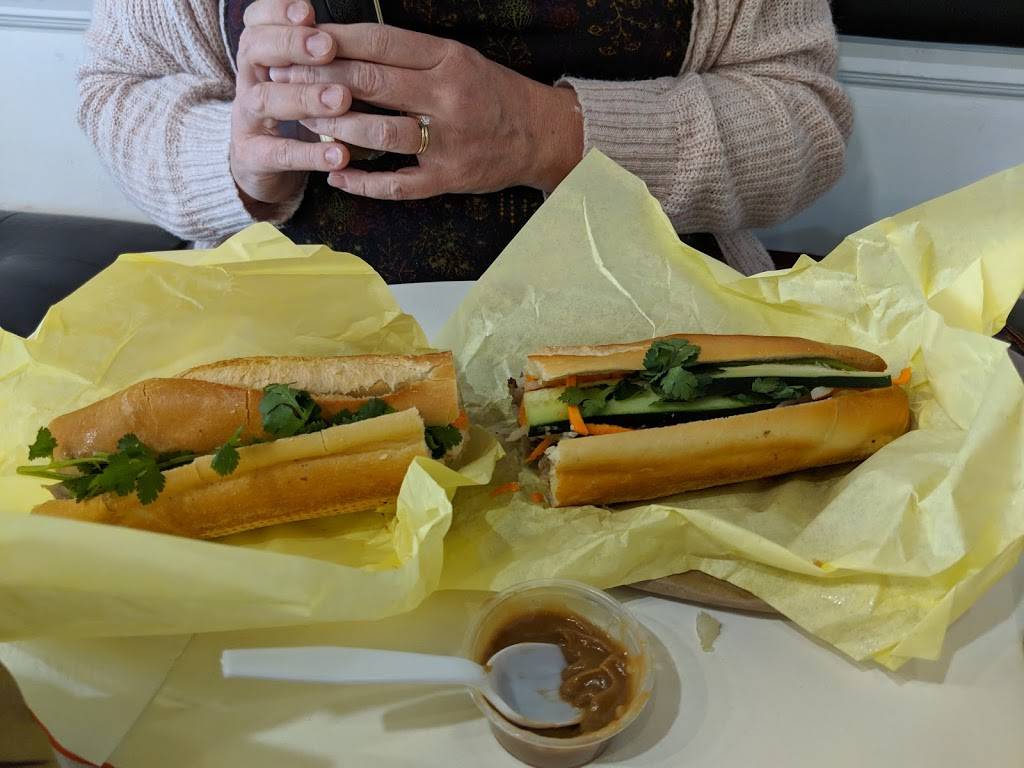 Banh Mi Oven | restaurant | 221 E San Fernando St, San Jose, CA 95112, USA | 4082718822 OR +1 408-271-8822