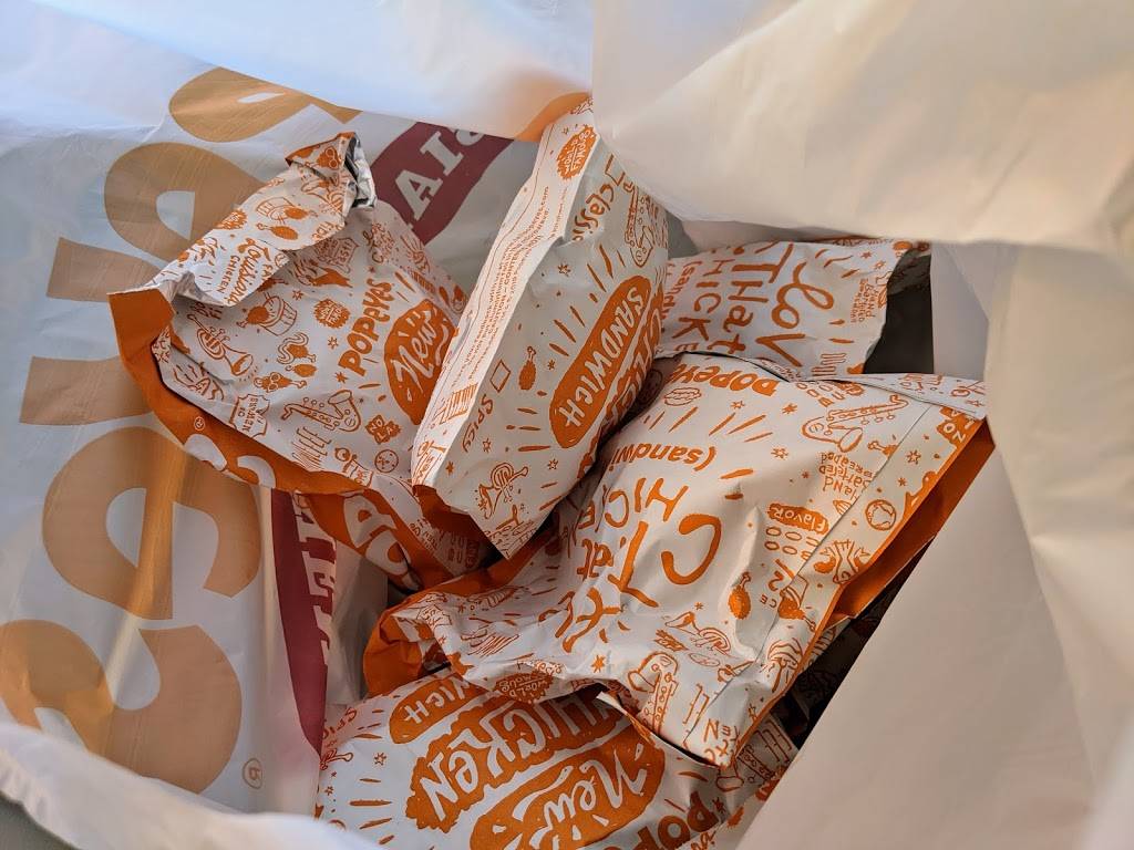 Popeyes Louisiana Kitchen | restaurant | 9255 Lyndale Ave S, Bloomington, MN 55420, USA | 9524176540 OR +1 952-417-6540