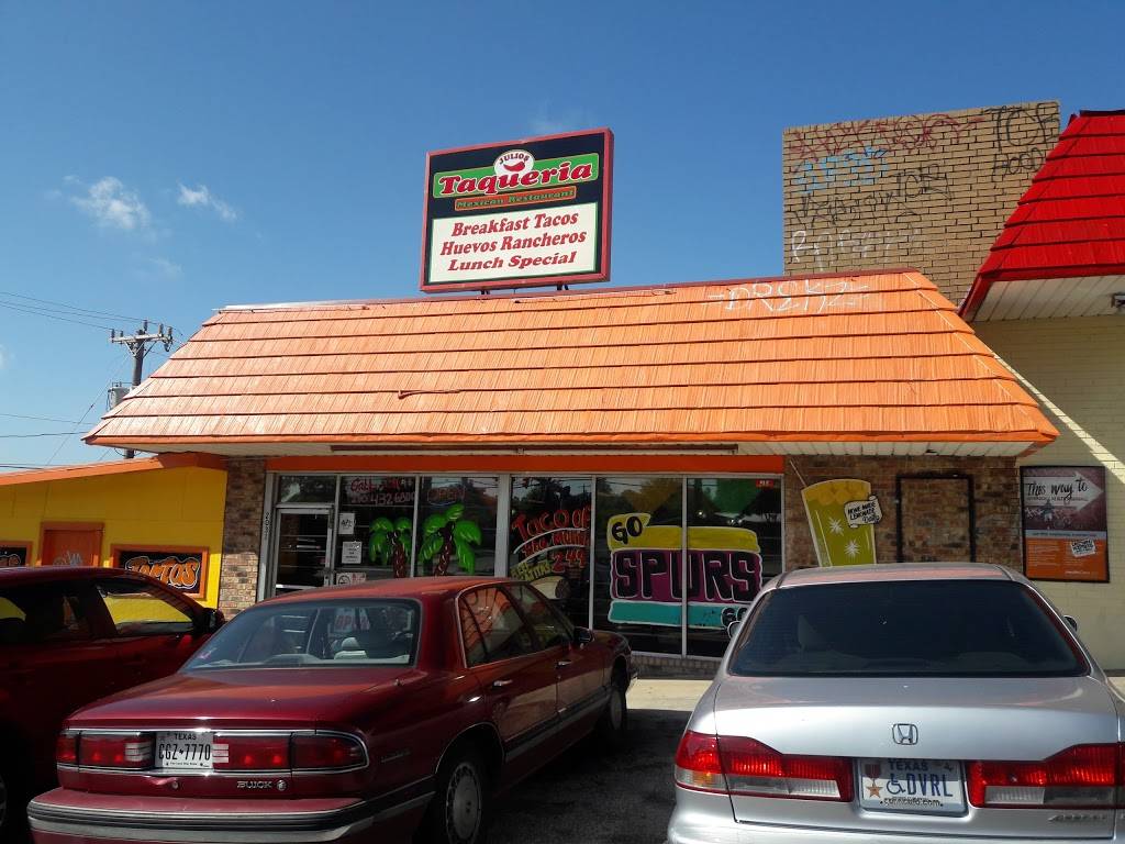 Julios Taqueria | restaurant | 2031 Bandera Rd, San Antonio, TX 78228, USA | 2104326800 OR +1 210-432-6800