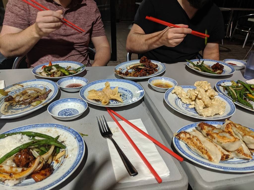 Chop Chop | restaurant | 771 Dundas St W, Toronto, ON M6J 1T9, Canada | 4168428277 OR +1 416-842-8277