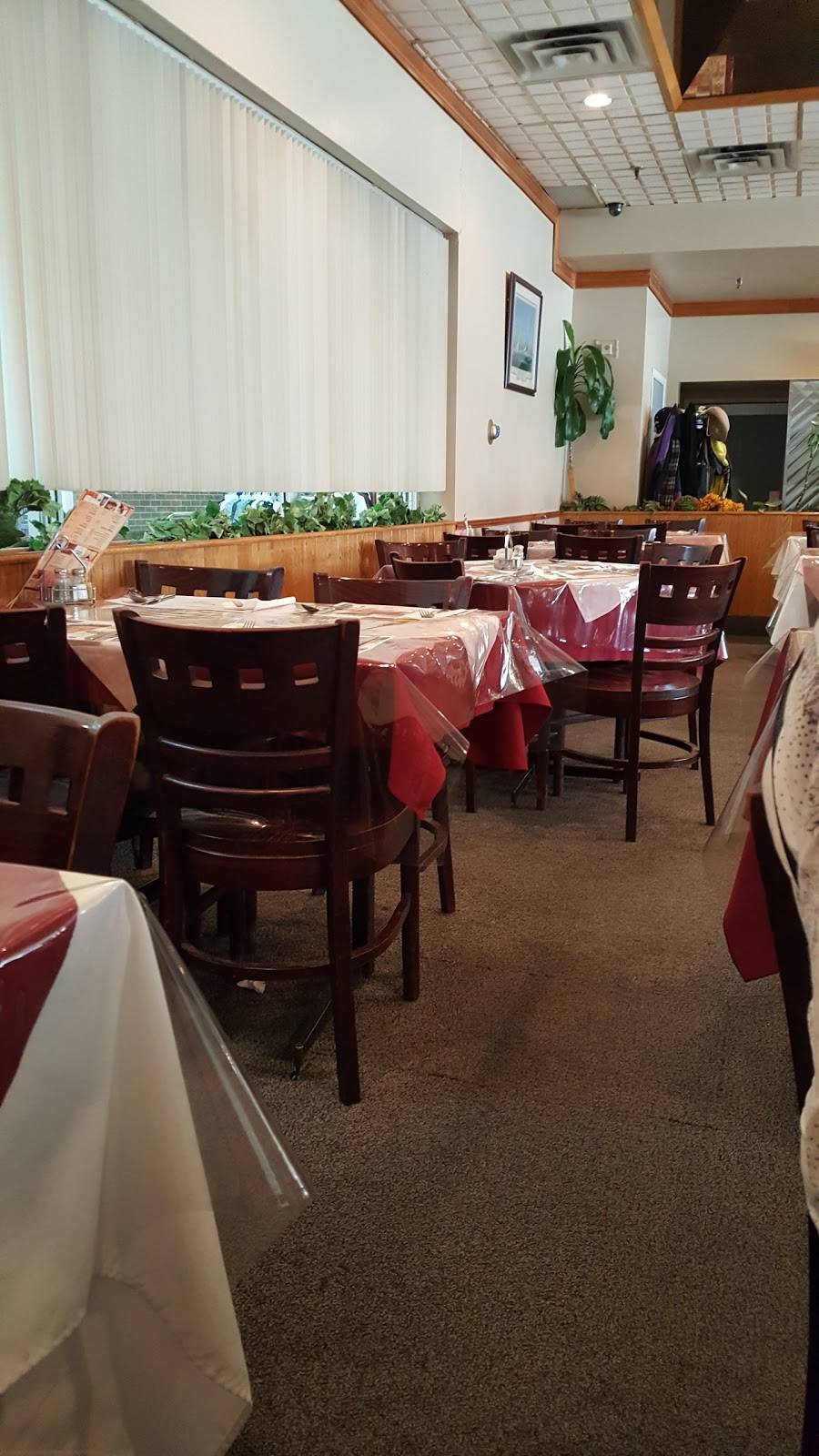 Restaurant Bercy | restaurant | 2600 Rue Ontario E, Montréal, QC H2K 4K4, Canada | 5145259341 OR +1 514-525-9341