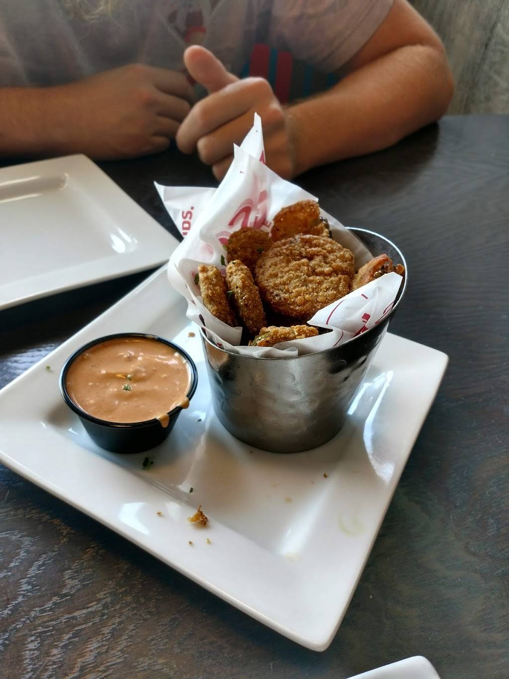 Red Robin Gourmet Burgers and Brews | restaurant | 21450 Kuykendahl Rd Suite 100, Spring, TX 77379, USA | 2815280026 OR +1 281-528-0026