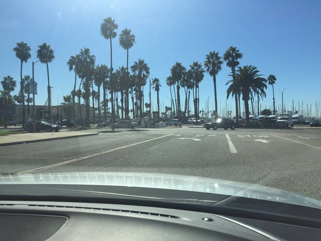 Marina Shores | shopping mall | 6500-6670 Pacific Coast Hwy, Long Beach, CA 90803, USA | 2135532200 OR +1 213-553-2200