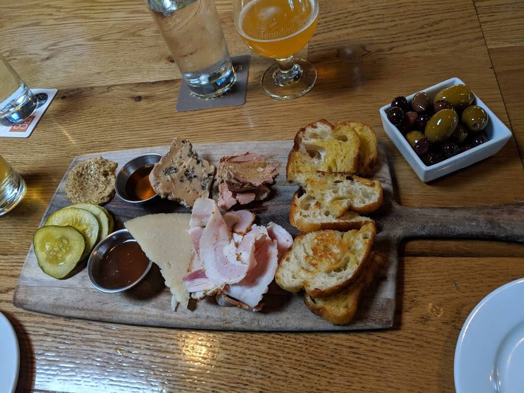 Canary Square | restaurant | 435 S Huntington Ave, Jamaica Plain, MA 02130, USA | 6175242500 OR +1 617-524-2500