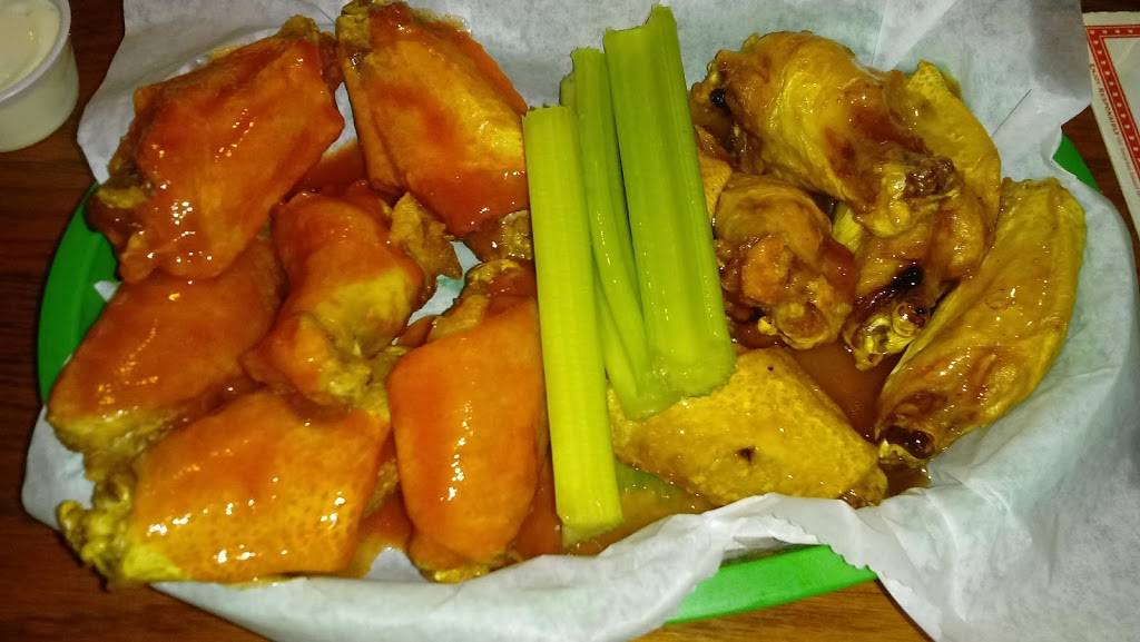 Gill Street Sports Bar & Restaurant | restaurant | 3002 Gill St # B, Bloomington, IL 61704, USA | 3096616387 OR +1 309-661-6387