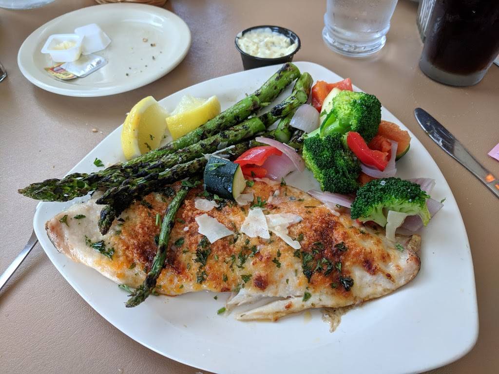 Ferrantes Restaurant & Signature Catering | restaurant | 10404 N Port Washington Rd, Mequon, WI 53092, USA | 2622415420 OR +1 262-241-5420