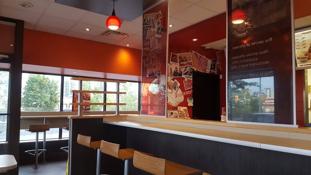 KFC | meal delivery | 156 The Queensway, Etobicoke, ON M8Y 1J2, Canada | 4162524601 OR +1 416-252-4601