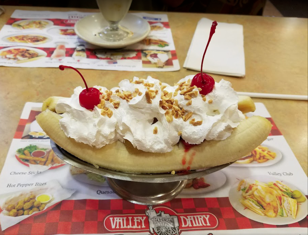 Valley Dairy Restaurant | restaurant | 400 Tri County Lane, Belle Vernon, PA 15012, USA | 7242433579 OR +1 724-243-3579