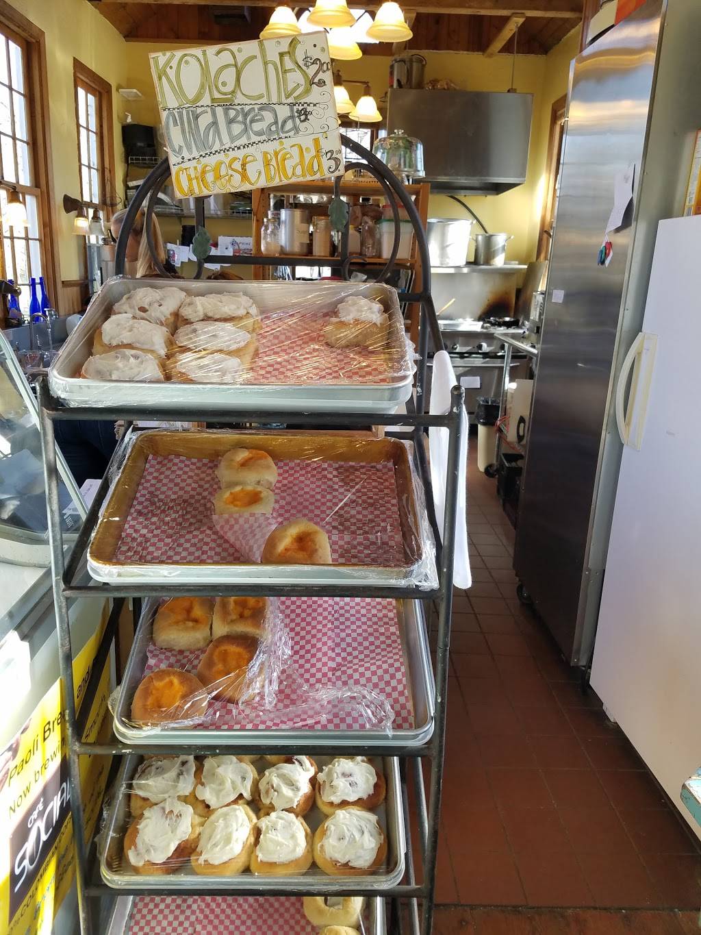 Paoli Bread and Brat Haus | restaurant | 6890 Paoli Rd, Belleville, WI 53508, USA | 6086363320 OR +1 608-636-3320