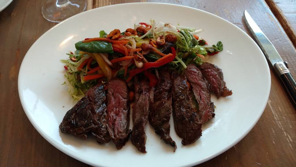 White Dog Cafe Wayne | restaurant | 200 W Lancaster Ave, Wayne, PA 19087, USA | 6102253700 OR +1 610-225-3700