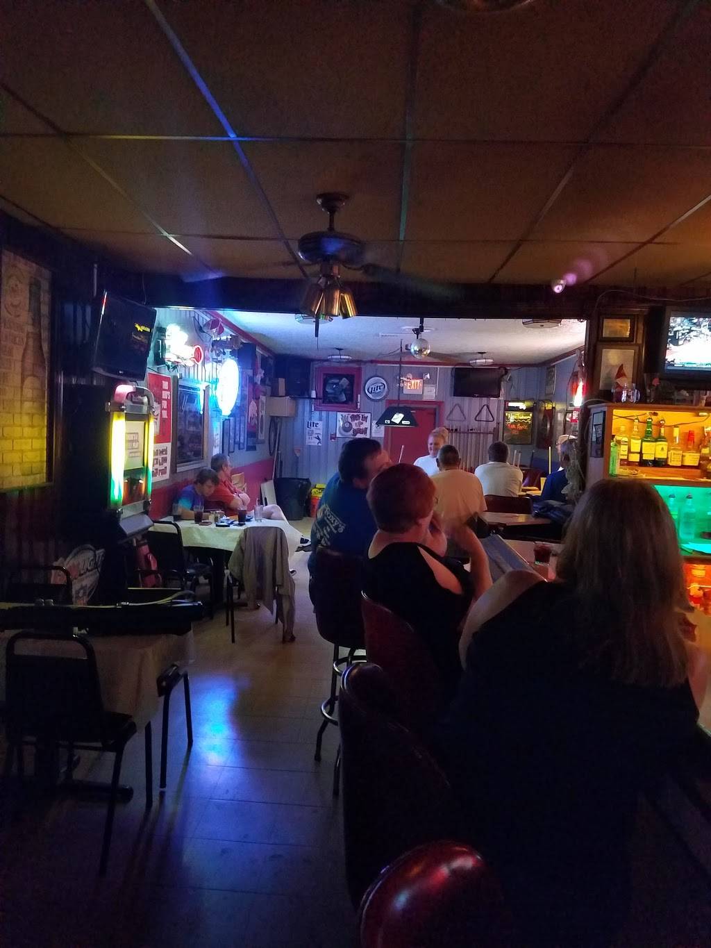 Foxys Restaurant and Lounge | restaurant | 51 N Meridian Rd, Youngstown, OH 44509, USA | 3307928000 OR +1 330-792-8000