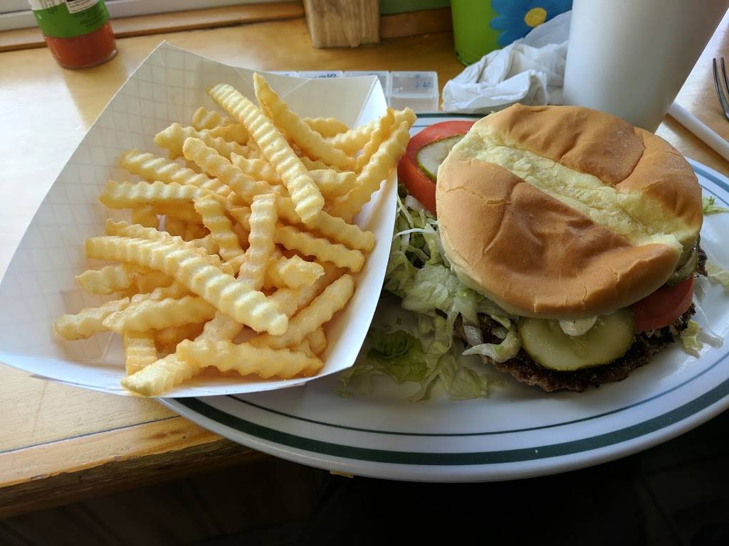 Big Daves & Hollys | restaurant | 1204 N Cody Rd, Le Claire, IA 52753, USA | 5632894070 OR +1 563-289-4070