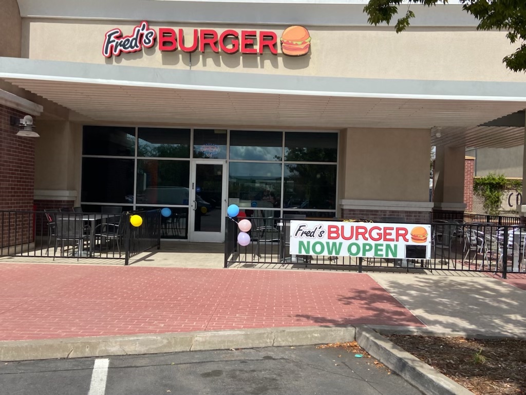 Freds Burger | restaurant | 7411 W Stockton Blvd #100, Sacramento, CA 95823, USA | 9168965625 OR +1 916-896-5625