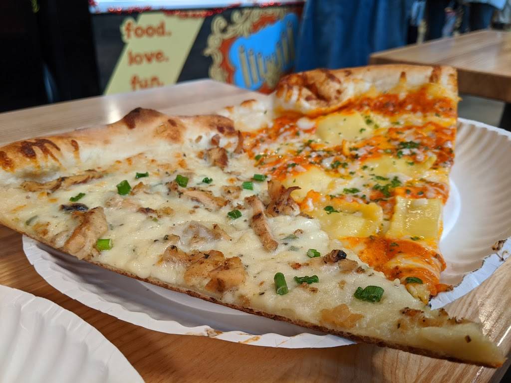 Ians Pizza Garver | restaurant | 3241 Garver Green Suite 121, Madison, WI 53704, USA | 6082579248 OR +1 608-257-9248