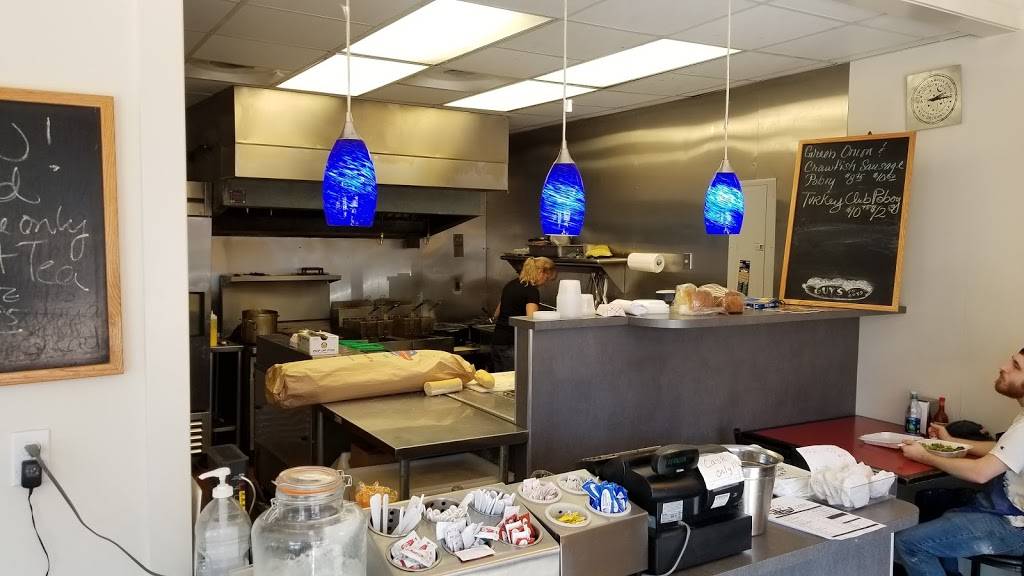 Guys Po-Boys | restaurant | 5259 Magazine St, New Orleans, LA 70115, USA | 5048915025 OR +1 504-891-5025