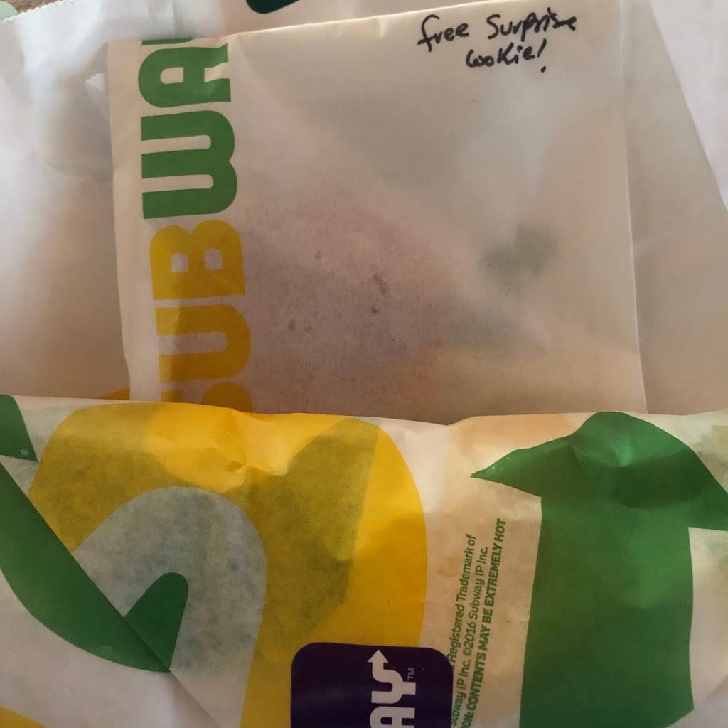 Subway | restaurant | 15789 SW 72nd St, Miami, FL 33193, USA | 7864227591 OR +1 786-422-7591