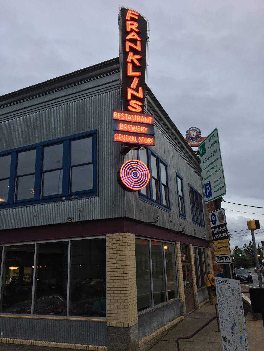 Franklins | restaurant | 5123 Baltimore Ave, Hyattsville, MD 20781, USA | 3019272740 OR +1 301-927-2740