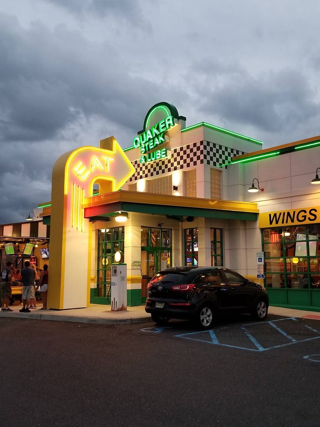 Quaker Steak & Lube | restaurant | 561 US Route 1, Edison, NJ 08817, USA | 7327779464 OR +1 732-777-9464