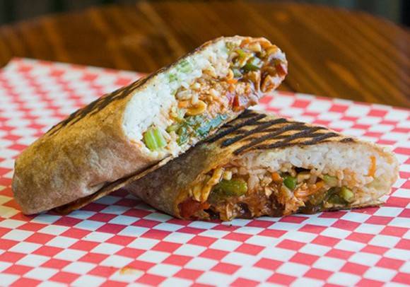 Longboards Wraps & Bowls | restaurant | 106 S 7th St, St Joseph, MO 64501, USA | 8168663840 OR +1 816-866-3840