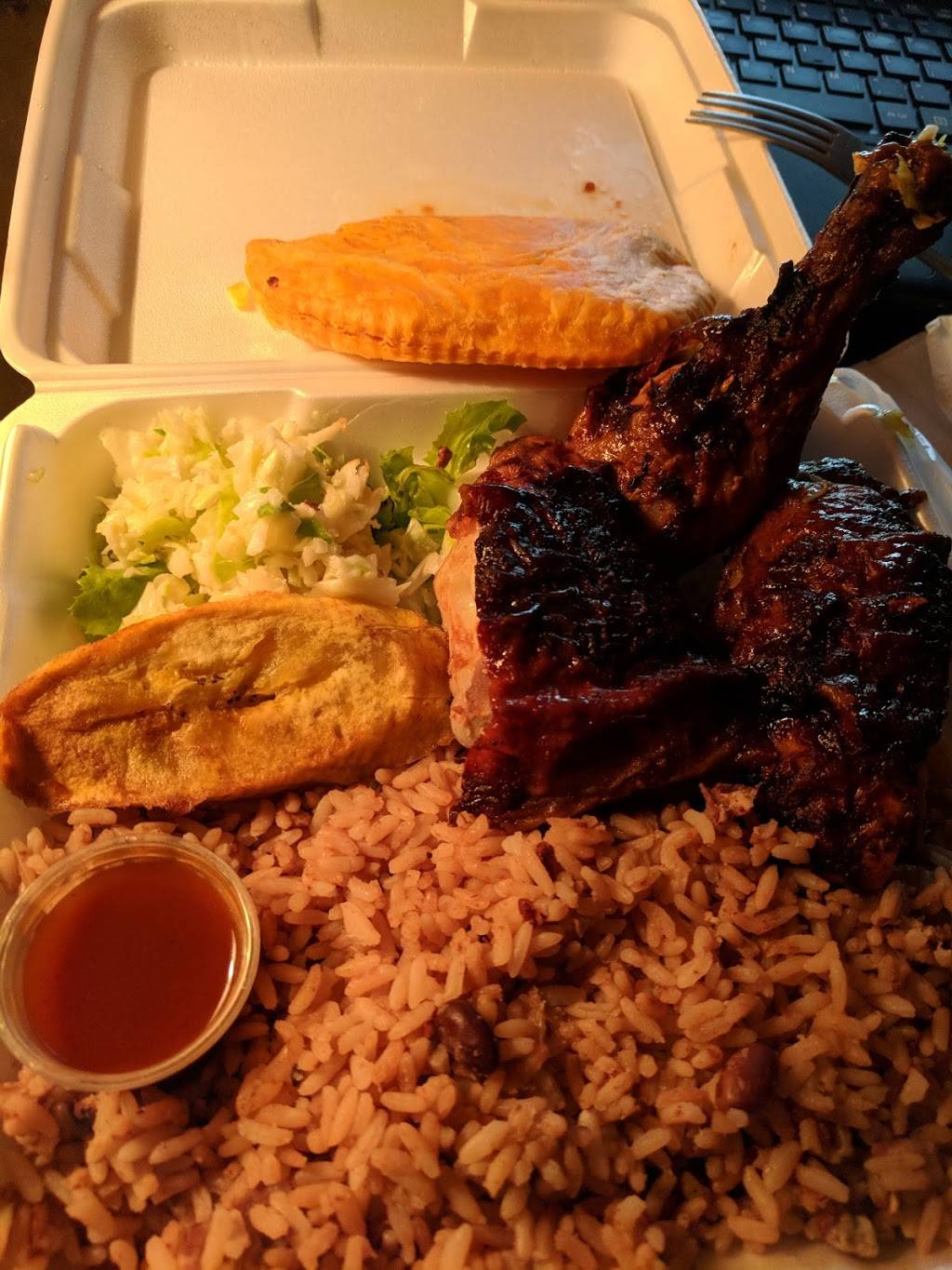 Carib Patties | restaurant | 9550 Rue Jean-Milot, LaSalle, QC H8R 1X7, Canada | 4383874004 OR +1 438-387-4004