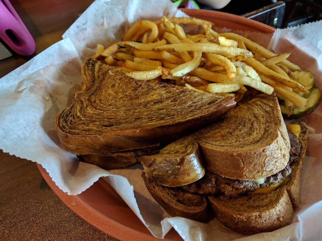 Chuckwagon Restaurant | restaurant | 113 5th St, Adair, IA 50002, USA | 6417423611 OR +1 641-742-3611