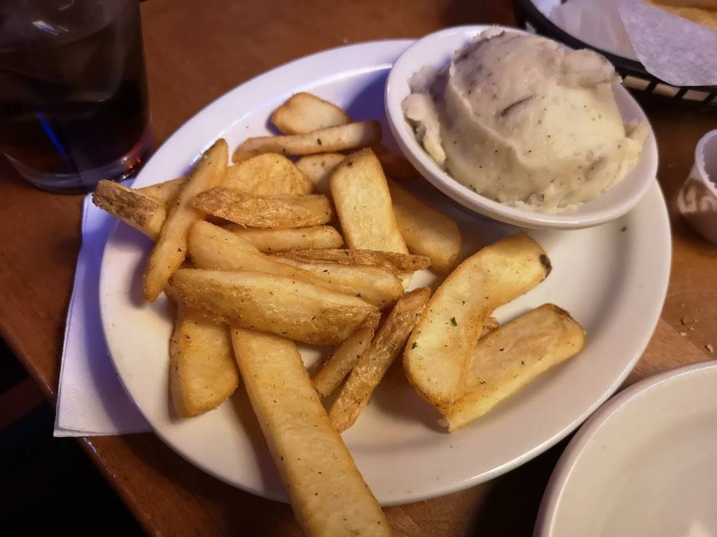 Texas Roadhouse | restaurant | 8510 S Emerald Dr, Tempe, AZ 85284, USA | 4809407427 OR +1 480-940-7427