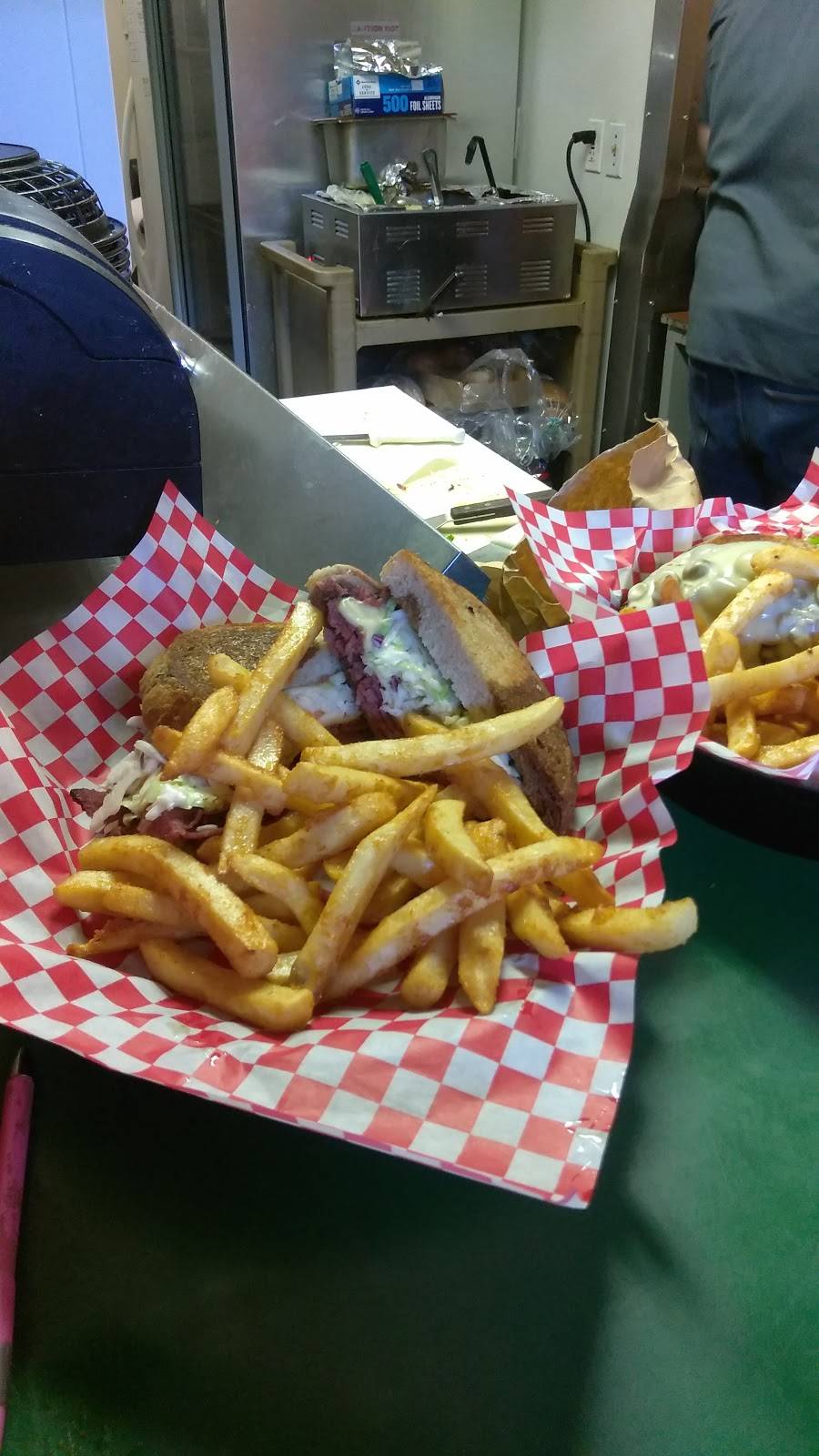 River Rock Cafe | restaurant | 614 E Midland St #4729, Bay City, MI 48706, USA | 9898945500 OR +1 989-894-5500