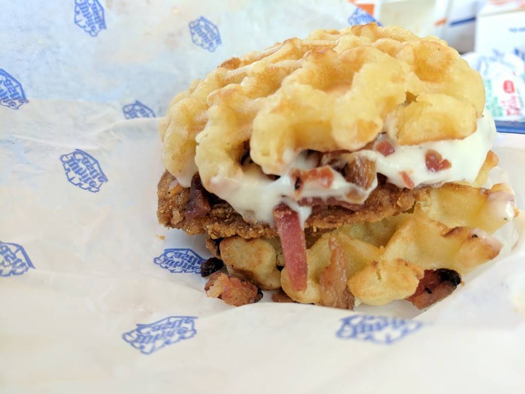 White Castle | restaurant | 3135 W 13 Mile Rd, Royal Oak, MI 48073, USA | 2485494361 OR +1 248-549-4361