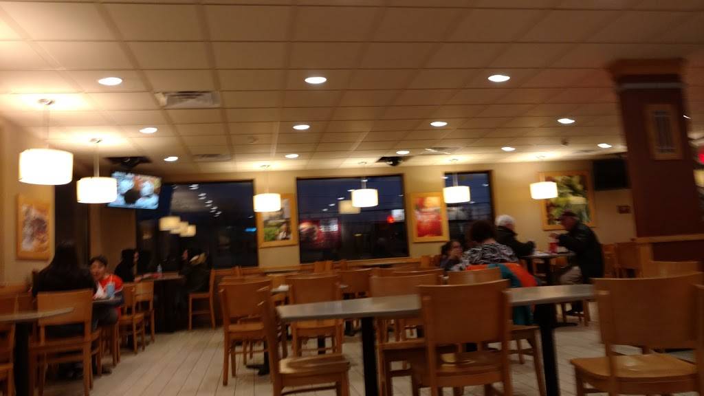 Wendys | restaurant | 3595 Hempstead Turnpike, Levittown, NY 11756, USA | 5167310049 OR +1 516-731-0049