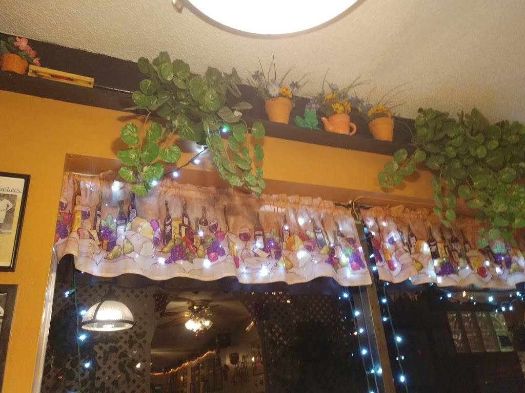 Marottas Restaurant | restaurant | 8710 20th St, Vero Beach, FL 32966, USA | 7725699874 OR +1 772-569-9874