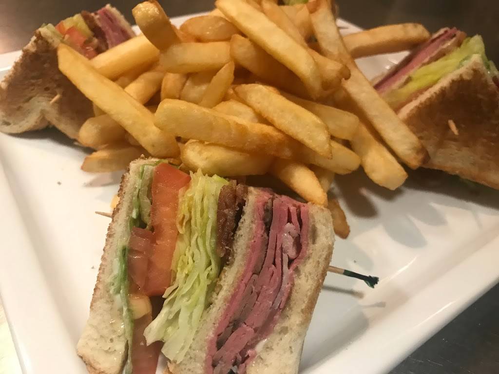 Double Gs Pizzeria and Sub Shop | meal takeaway | 303 Grove St, Braintree, MA 02184, USA | 7818436529 OR +1 781-843-6529