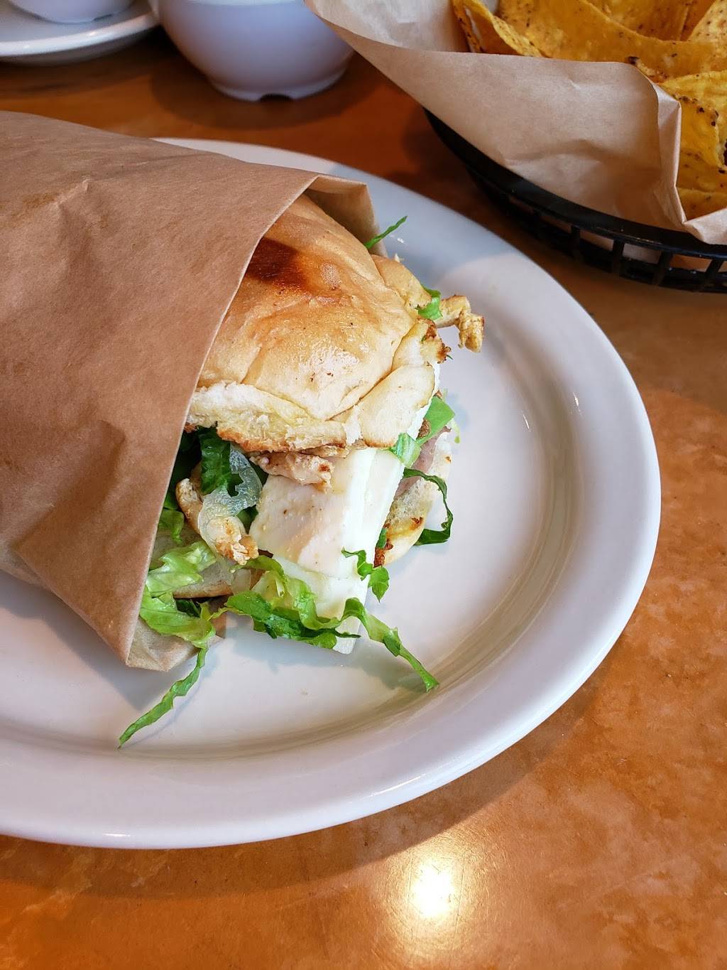 El Bajio Mexican Restaurant | restaurant | 555 Gateway Pl SW Suite A, Cedar Rapids, IA 52404, USA | 3193661715 OR +1 319-366-1715