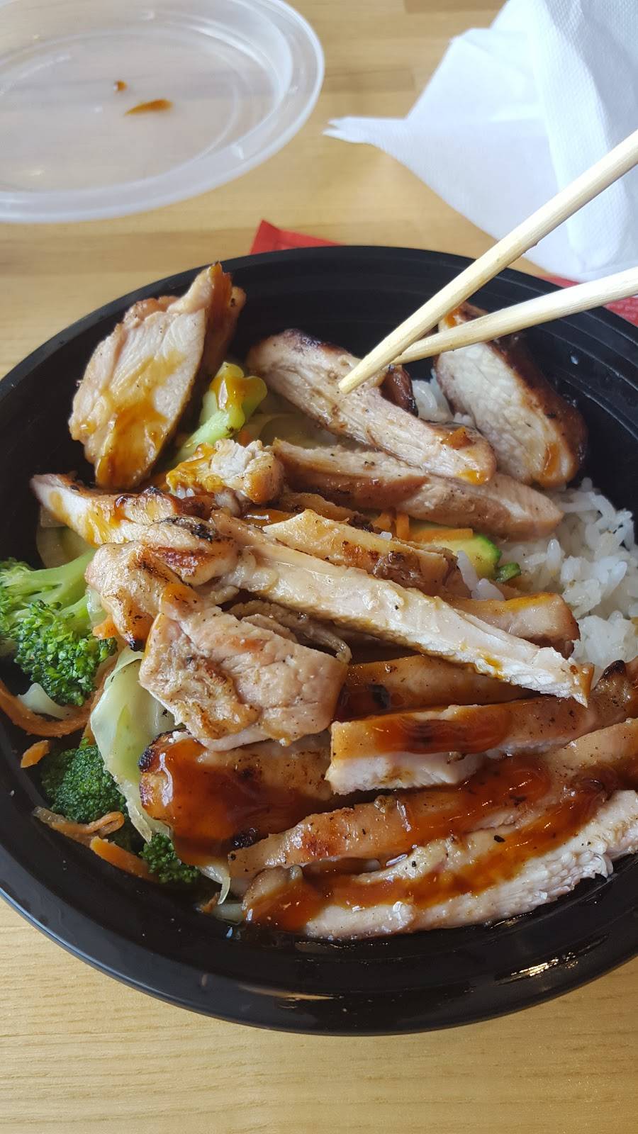 Teriyaki Madness | restaurant | 15619 Hall Rd, Macomb, MI 48044, USA | 5865666288 OR +1 586-566-6288