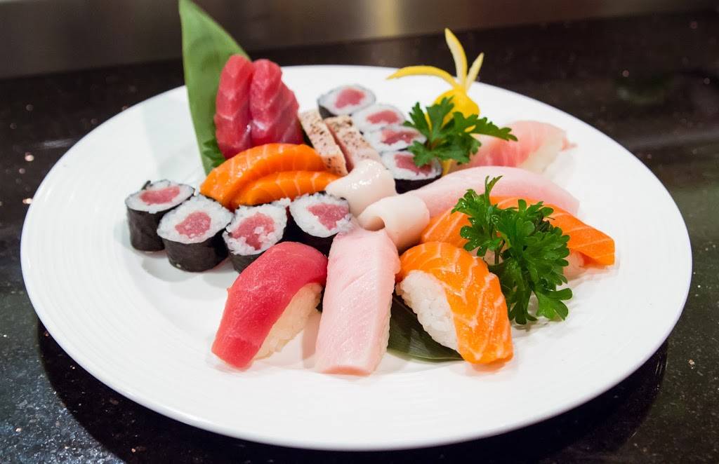 Yoshi Sushi Asian Fusion | restaurant | 90 Oak Dr j, Lake Jackson, TX 77566, USA | 9792978887 OR +1 979-297-8887