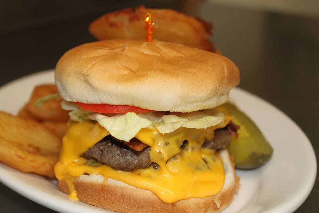 Mama Jeans Restaurant | restaurant | 210 SC-90, Little River, SC 29566, USA | 8432495533 OR +1 843-249-5533