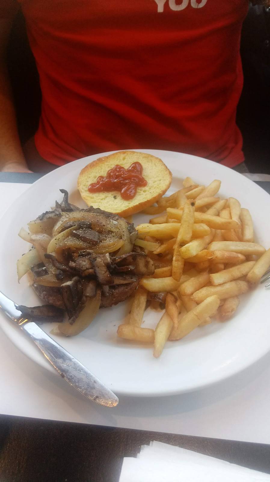 Maurizios | restaurant | 33 E Main St, Moorestown, NJ 08057, USA | 8567939884 OR +1 856-793-9884