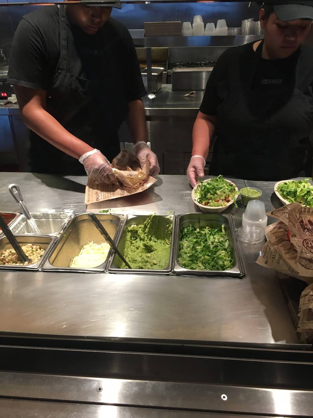 Chipotle Mexican Grill | restaurant | 6317 Multiplex Dr Ste A, Centreville, VA 20121, USA | 7038301438 OR +1 703-830-1438