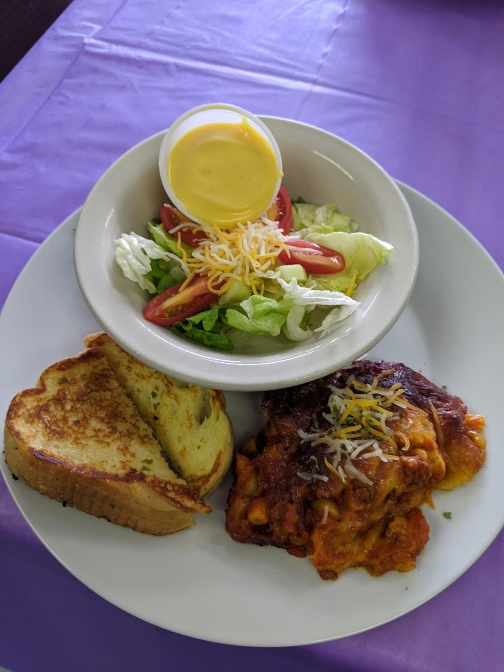 I Don’t Know Cafe | restaurant | 124 E Commercial Ave, Monterey, TN 38574, USA | 9315840174 OR +1 931-584-0174