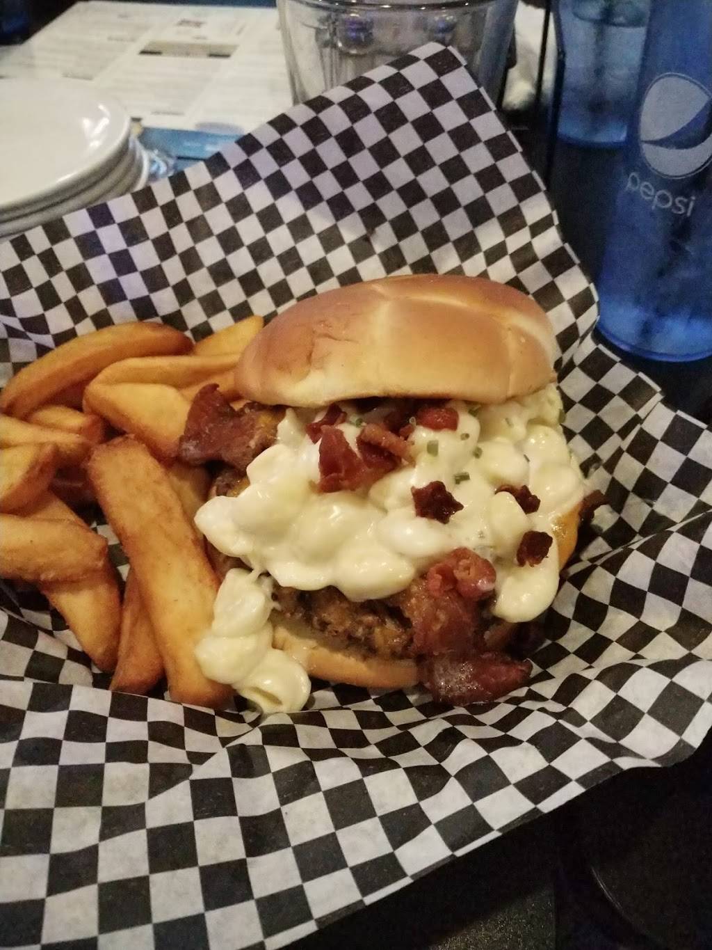 The Filling Station Bar & Grill | restaurant | 8765 Smoky Row Rd, Powell, OH 43065, USA | 6147619766 OR +1 614-761-9766