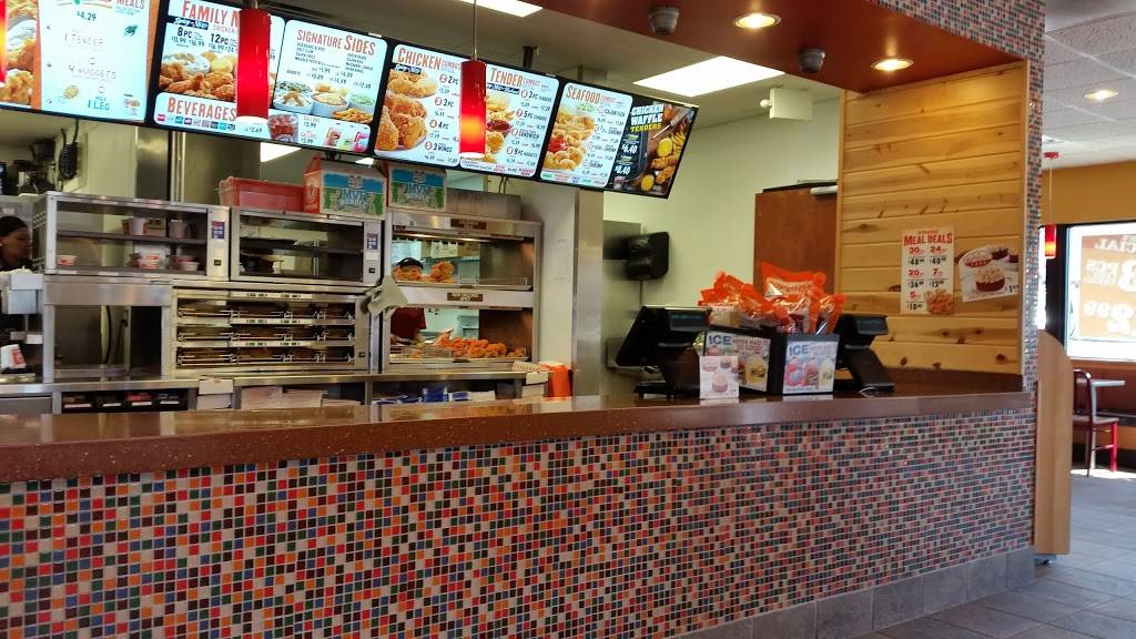 Popeyes Louisiana Kitchen | restaurant | 6930 Liberty Rd, Gwynn Oak, MD 21207, USA | 4435513851 OR +1 443-551-3851